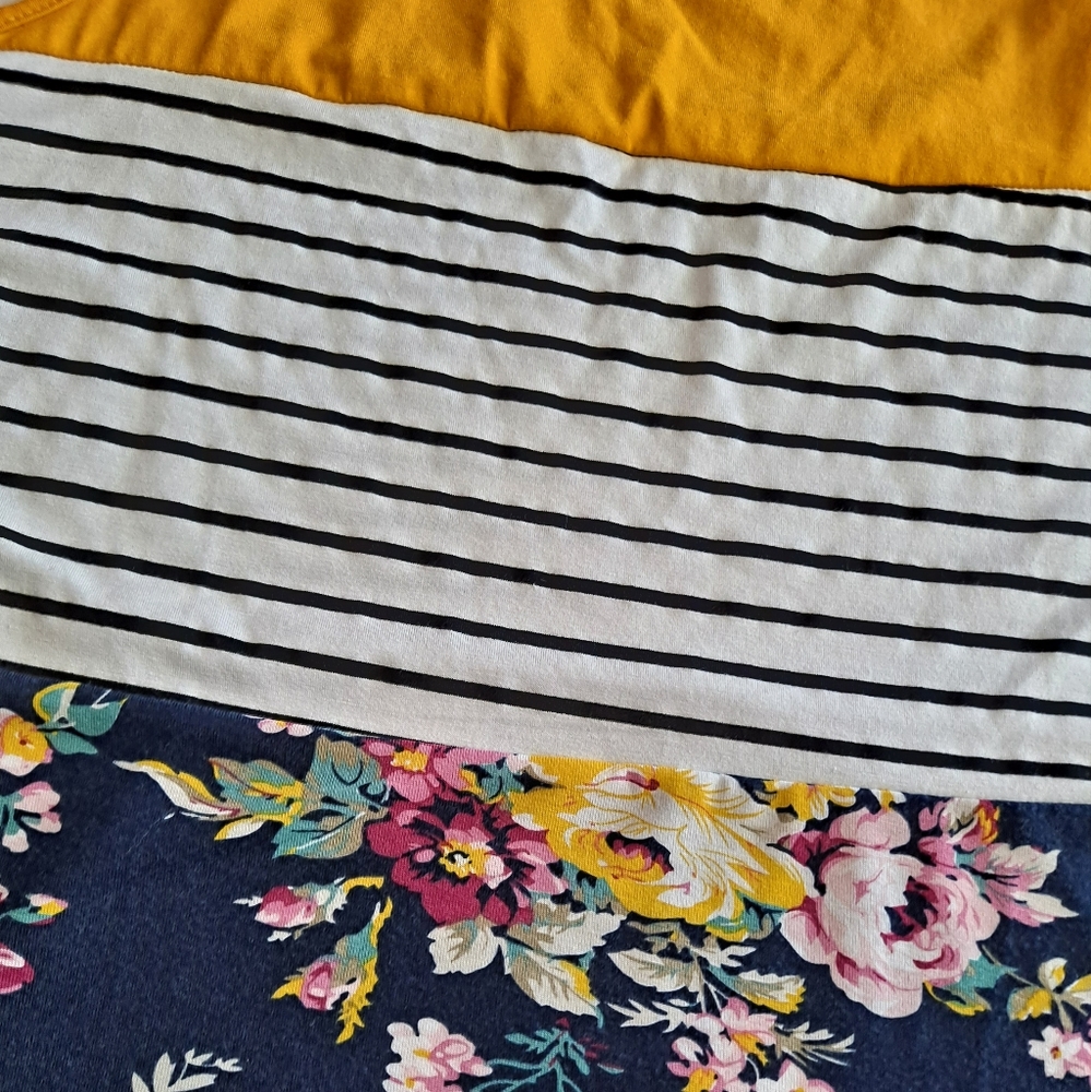 Color/pattern block tank top - Picture 2 of 2